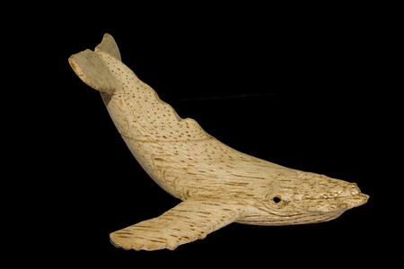 驼背鲸天然木材雕刻