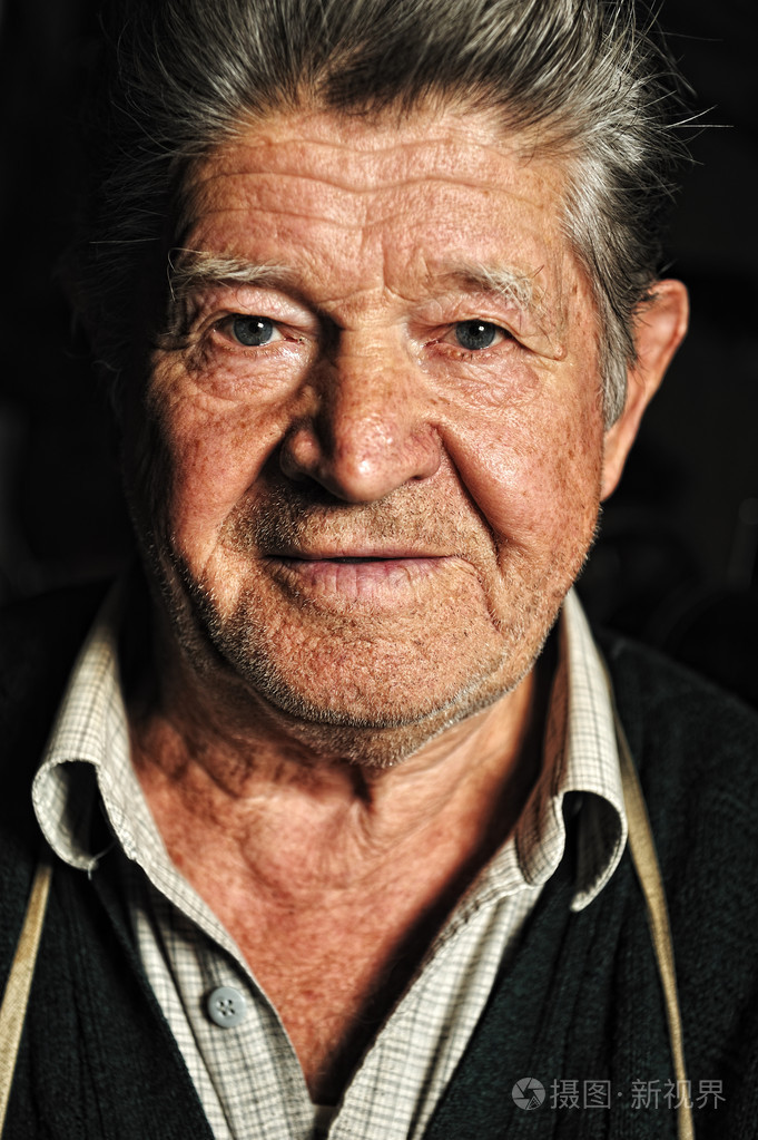 老人肖像