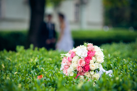 婚礼的新娘美丽的婚礼花束鲜花