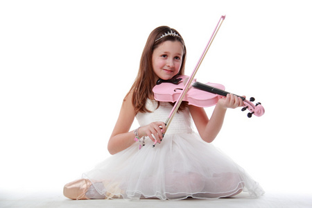 年轻芭蕾舞演员用的小提琴