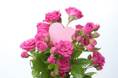 玫瑰花束用粉红色的心