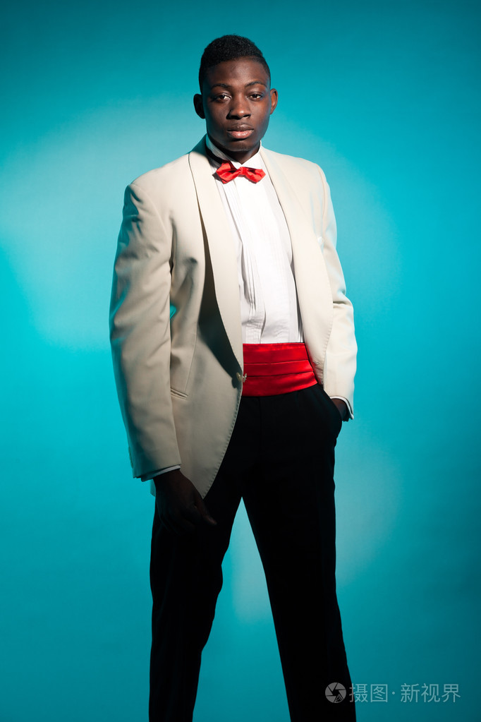 酷时尚黑色美国西装的男人.时装工作室拍摄