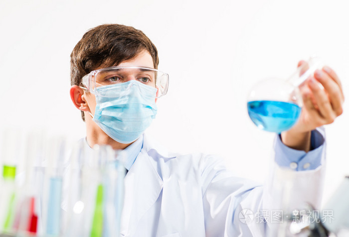 实验室中的工作的一位科学家的肖像