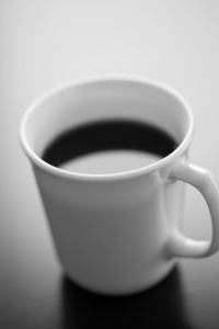 单杯黑咖啡