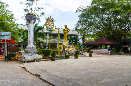 佛雕像在泰国老虎洞寺