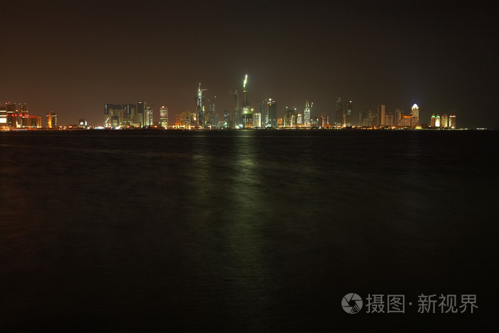 在多哈，卡塔尔的夜天际线