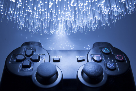 游戏控制器和蓝色光