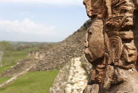 玛雅遗址在丛林里，神的画像，在墨西哥的资料