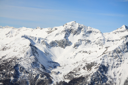 冬季景观粉红色的山