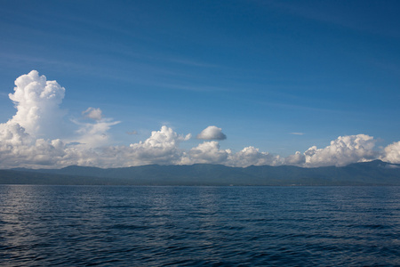 巴厘岛，洛维纳海滩日出视图