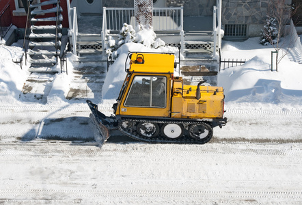 城市街道清理从雪的避让