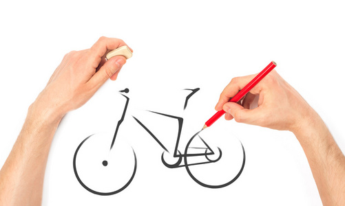 男人的手画一辆自行车