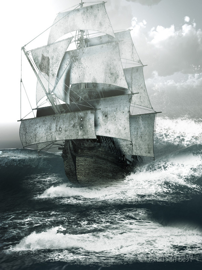 老船航行在波涛汹涌的大海