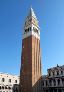 在意大利威尼斯的圣马可广场的钟塔