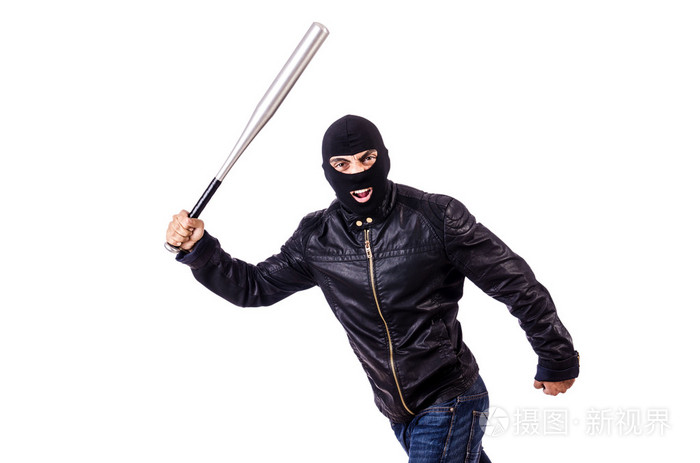 男性暴徒被隔绝在白色