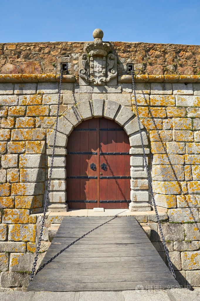 老城堡门和吊桥照片-正版商用图片1buyqj-摄图新视界