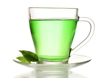 透明杯绿茶，孤立在白色