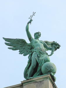 财神在维也纳的雕像