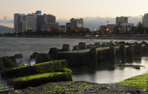 城市的黄昏的海景越南