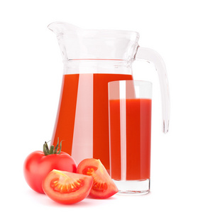 番茄蔬菜汁在玻璃壶