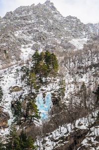 积雪覆盖的山脉