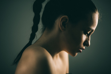 感性的黑发图片-感性的黑发素材-感性的黑发插画-摄图新视界