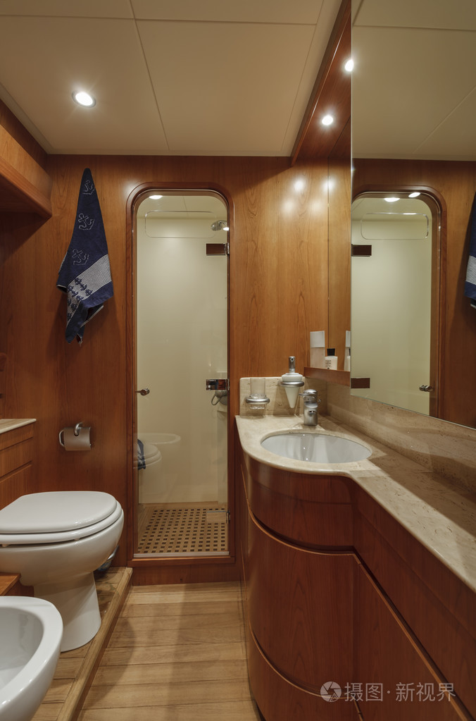主浴室上豪华游艇 rizzardi teknema 65