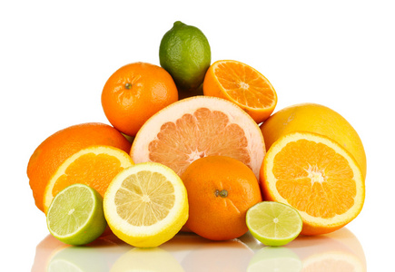很多成熟的柑橘上白色隔离