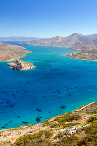 turquise 水的 mirabello 与 spinalonga 岛屿湾