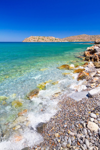 turquise 水的 mirabello 与 spinalonga 岛屿湾