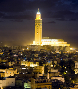 哈桑二清真寺夜景在卡萨布兰卡摩洛哥非洲