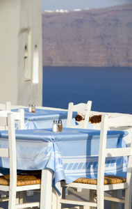 经典希腊岛餐厅家具与口悬崖的看法