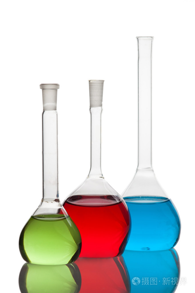 实验室玻璃器皿的集充满了多彩多姿的液体
