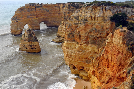 阿尔加威 marinha 海滩