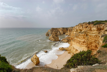 阿尔加威 marinha 海滩