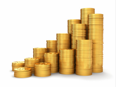 堆叠我们美元财富.在白色背景上的金币从金字塔照片