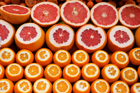 橘子和葡萄柚  市场上的土耳其