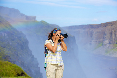 女摄影师的视图。冰岛