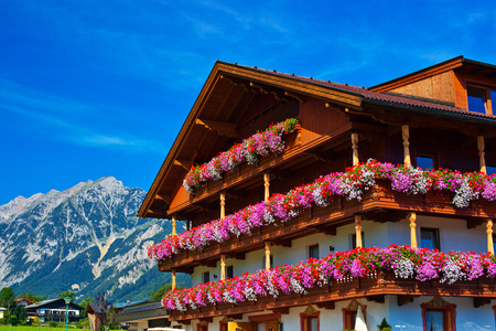 阿尔卑斯山传统的房子