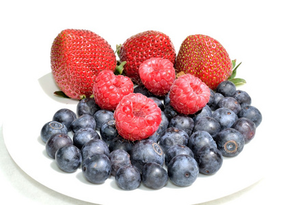 草莓 覆盆子和蓝莓
