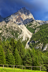 在多洛米蒂山山顶