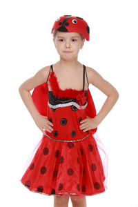 性格开朗的小女孩穿着红色服装与翅膀瓢虫