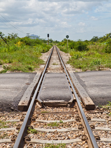 道跨铁路轨道