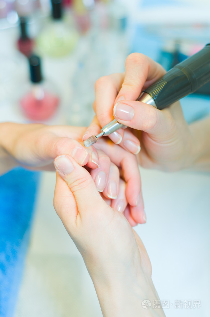 在进程中修指甲