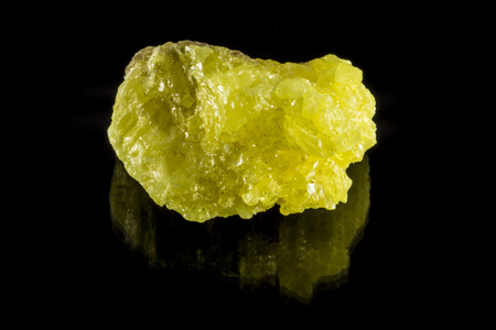 含硫矿物岩石照片