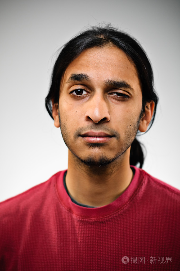 印度民族的年轻人眉毛照片-正版商用图片1c1761-摄图新视界