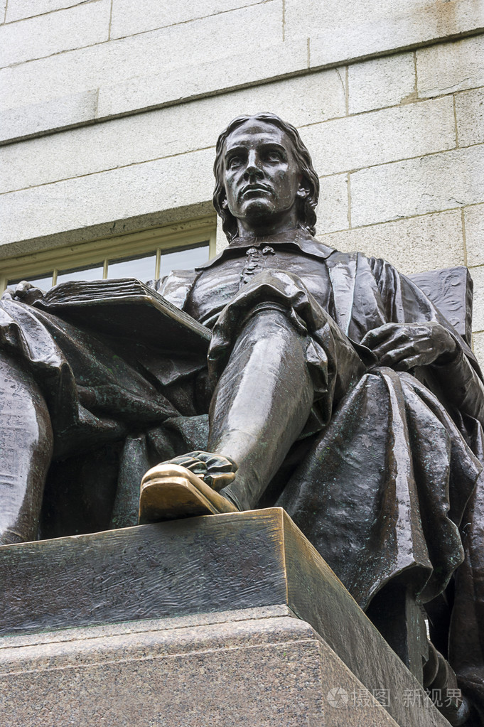 约翰· 哈佛雕像