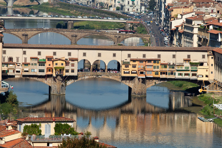 ponte vecchio，佛罗伦萨，意大利的托斯卡纳。查看从米开朗基罗广场