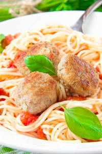 传统的意大利菜的意粉用番茄汁和肉