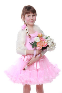 一个小女孩与一个大花束的肖像